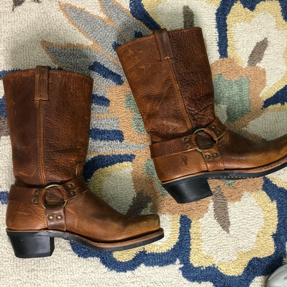 FRYE Harness 12R, made in the USA.  Unlined with rugged, rubber bottoms. - Picture 4 of 12